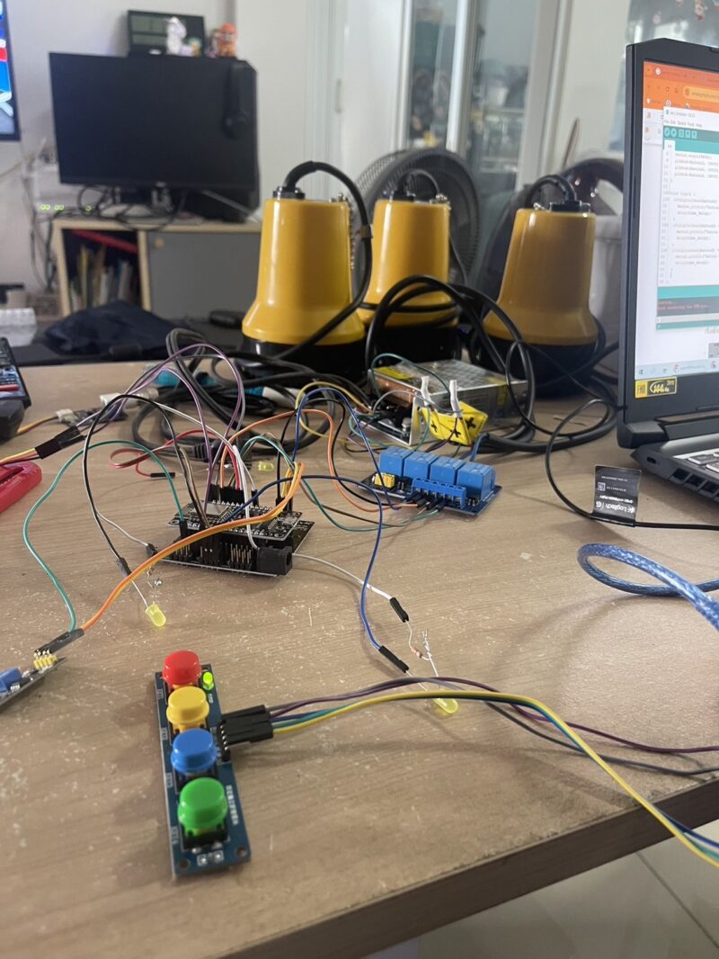 โปรแกรมควบคุมปั้มน้ำด้วยสวิตช์และวัดความชื้นในอากาศและในดิน ด้วย arduino